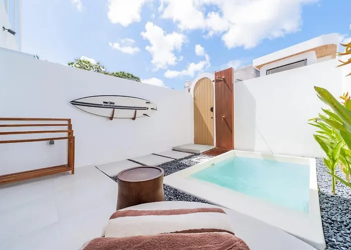3 - Elegant Tropical Escape Uluwatu (Bali)