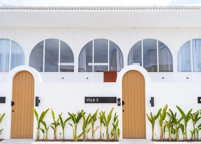 Holiday home 3 - Elegant Tropical Escape *
